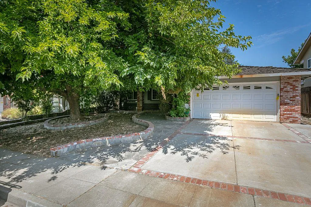 772 Lido Dr photo 1