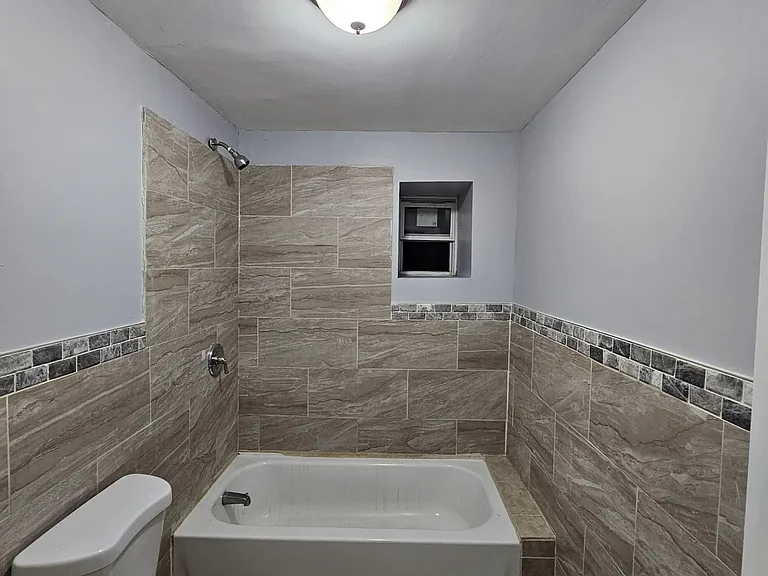 961 Grove St #2R — Photo 19