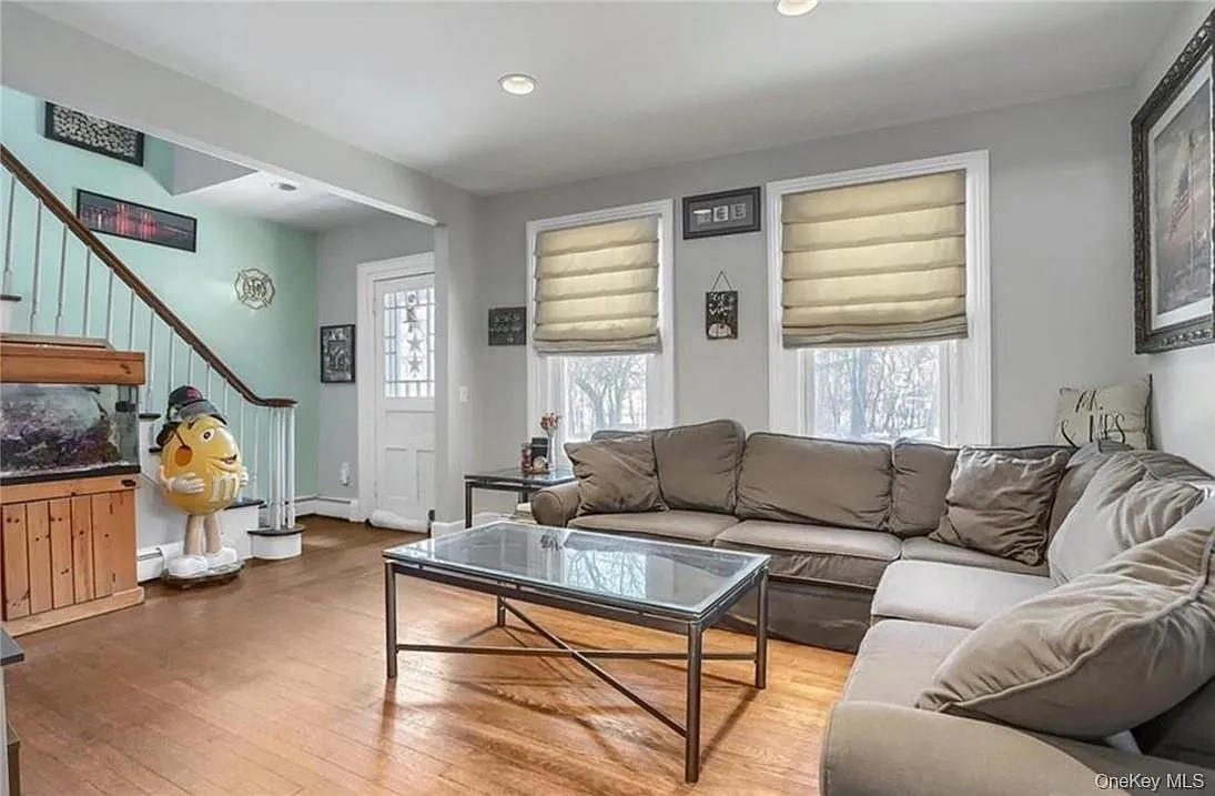 2 bed, 1.0 bath, 1350 sqft, $3,250 — Photo 3