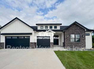 5009 148th Cir, Urbandale, IA 50323