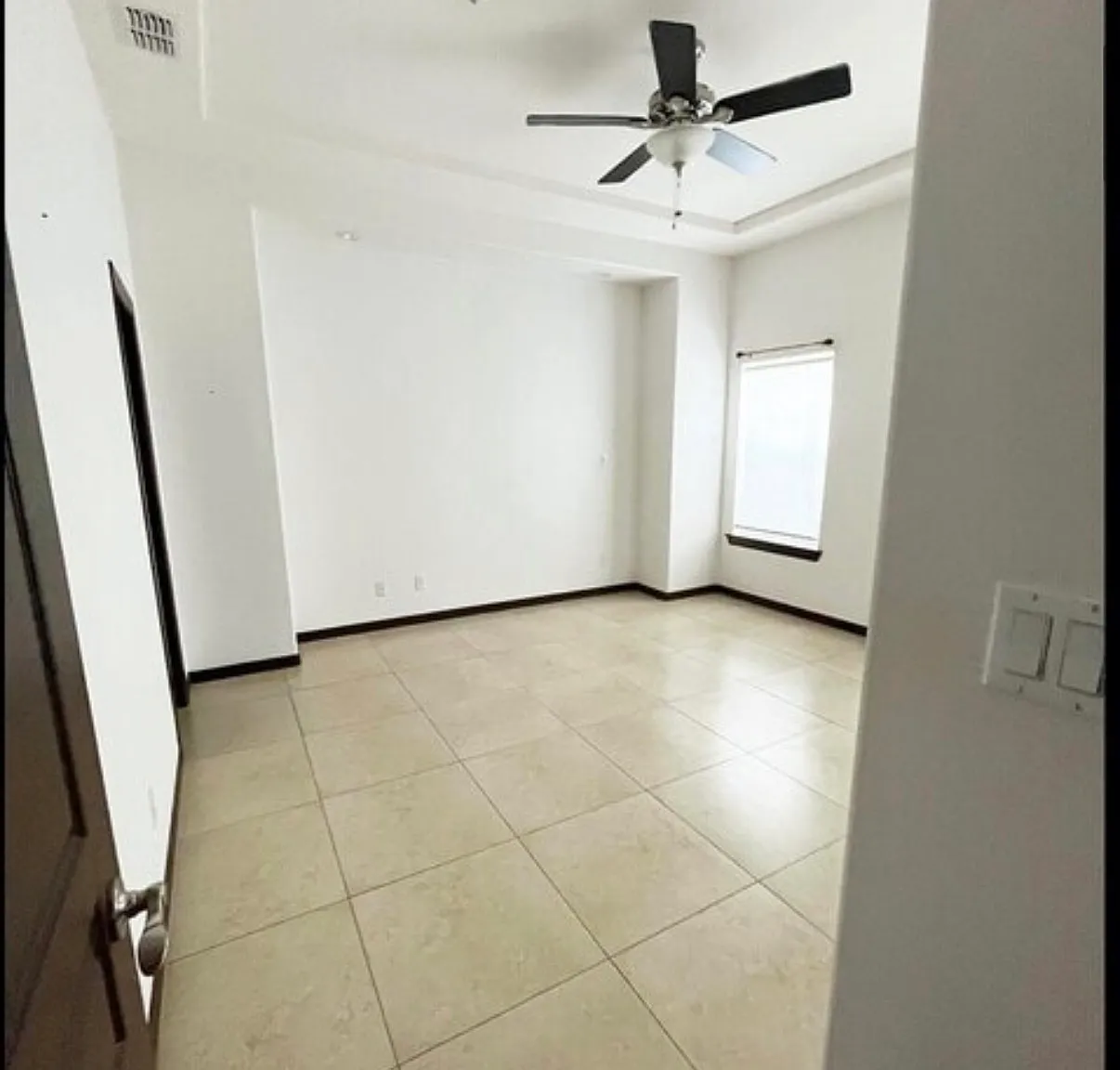 4217 Colbath Ave — Photo 3
