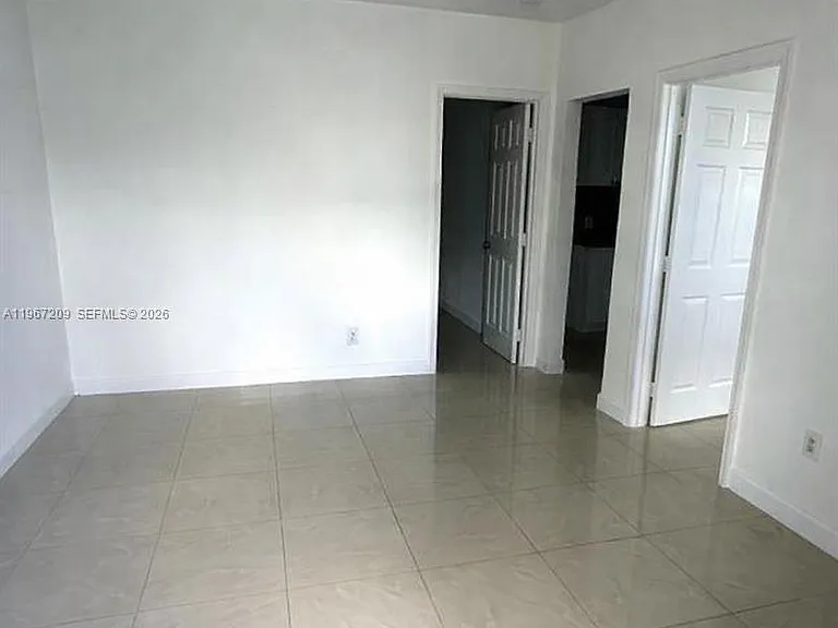 1770 NW 19th Ter #G — Photo 1