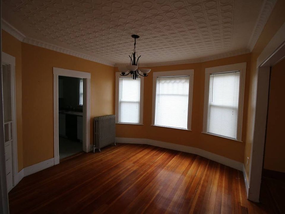 2nd image of 26 Jefferson St #2nd