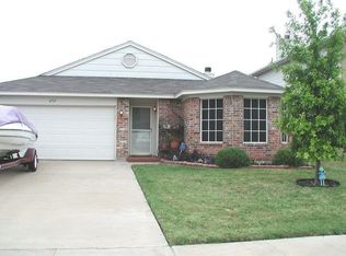 6733 Oregon Trl, Arlington, TX 76002