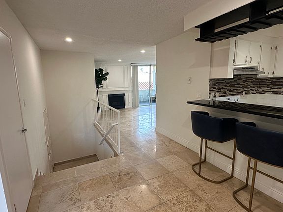 3rd image of 1724 Montana Ave #6A
