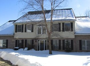 1515 Laurel Oaks Dr, Streamwood, IL