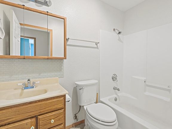 3rd image of 1853 Tulip Pl