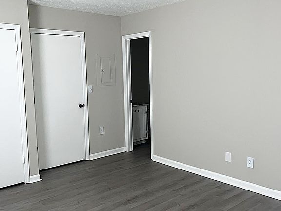 3rd image of 3003 Caldwell Ct APT 8