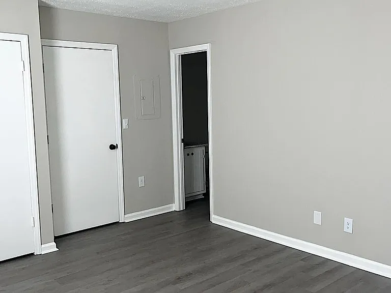 3003 Caldwell Ct #9E — Photo 7