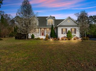 121 Colony Trl, Lanexa, VA 23089