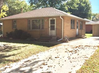 5245 Knox St, Lincoln, NE 68504