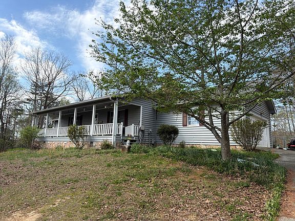 2nd image of 104 N Lake Dr