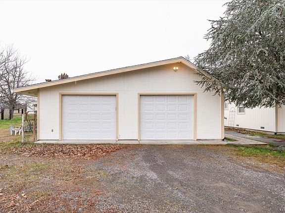 5th image of 907-909 Ball Mountain Little Shasta Rd
