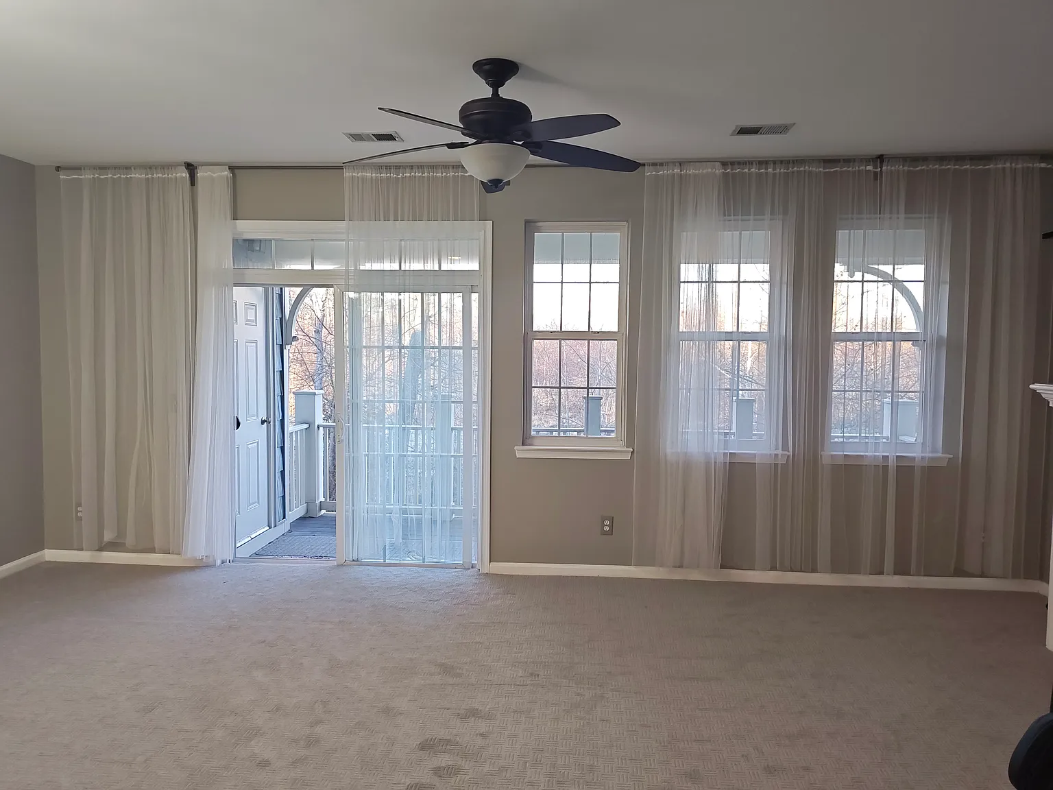 4 bed, 1885 sqft, $3,200 — Photo 4