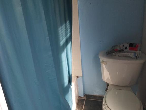 3rd image of 2841 Aramingo Ave