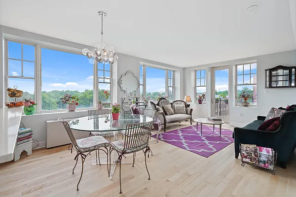Sold by Avenue Sotheby's International Realty | media 1