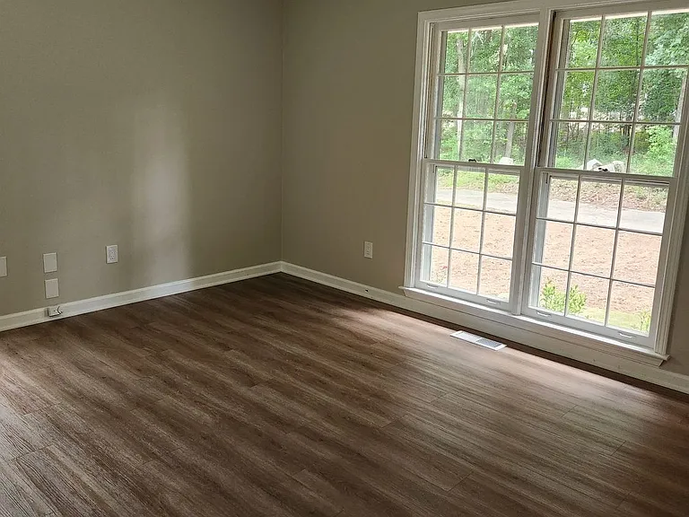 130 Sandy Dr — Photo 17