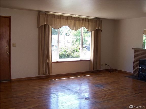 5th image of 4471 332nd Ave SE