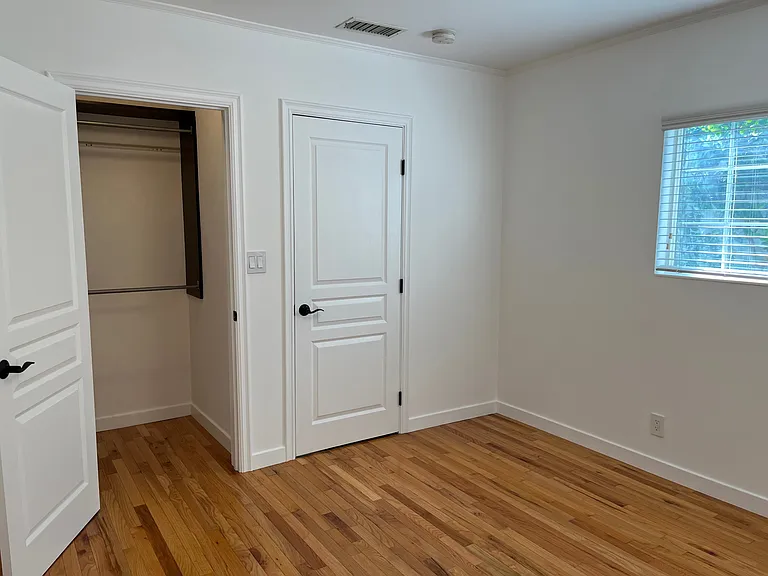 3751 Valleybrink Rd — Photo 8