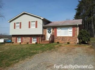 465 Ararat Hwy, Ararat, VA 24053