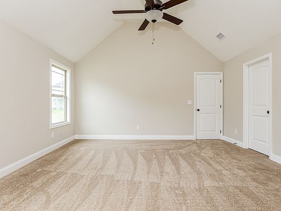 3rd image of 1172 Black Oak Cir