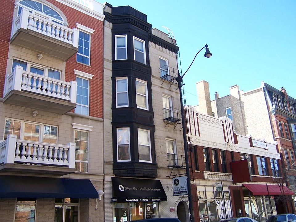 1st image of 2764 N Lincoln Ave APT 3