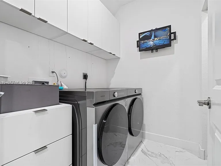 13305 SW 190th Ter — Photo 37