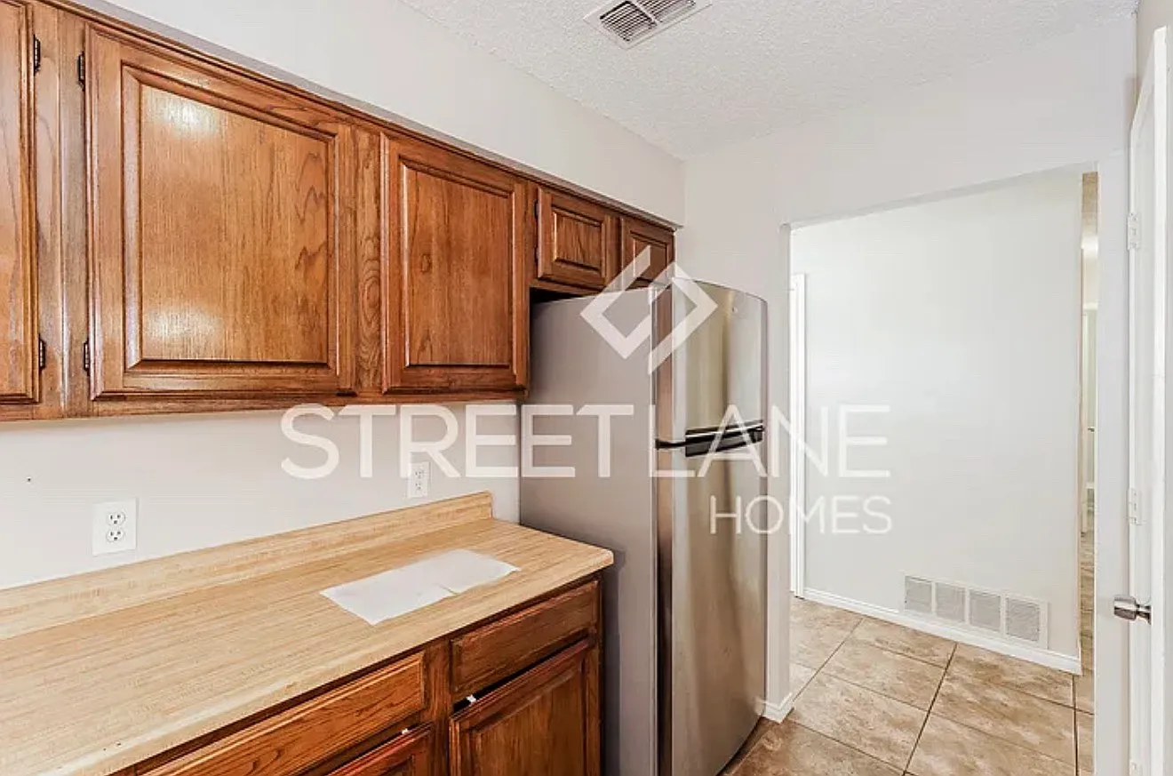 3 bed, 1253 sqft, $1,800 — Photo 4