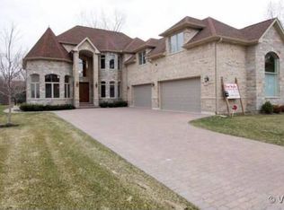 556 Greenwood Rd, Northbrook, IL 60062