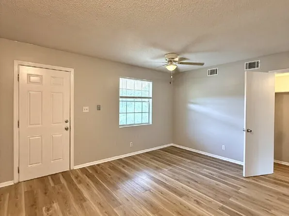 101 Woodhouse Ln #D, Savannah, GA 31406