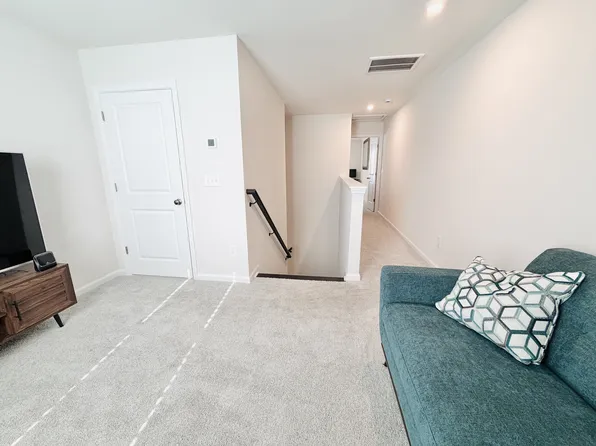 667 Honeydew Dr, West Columbia, SC 29170