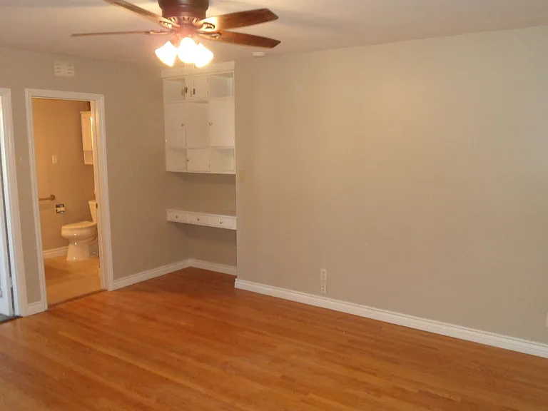 445 N Pine St — Photo 20