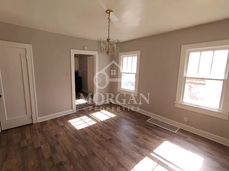 1636 W 10th St — Photo 3
