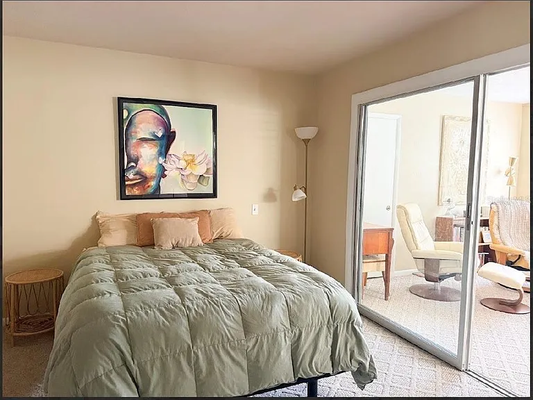 305 SE 10th Ave — Photo 17