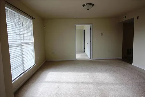 1922 Piedmont Cir #202 Photo 1