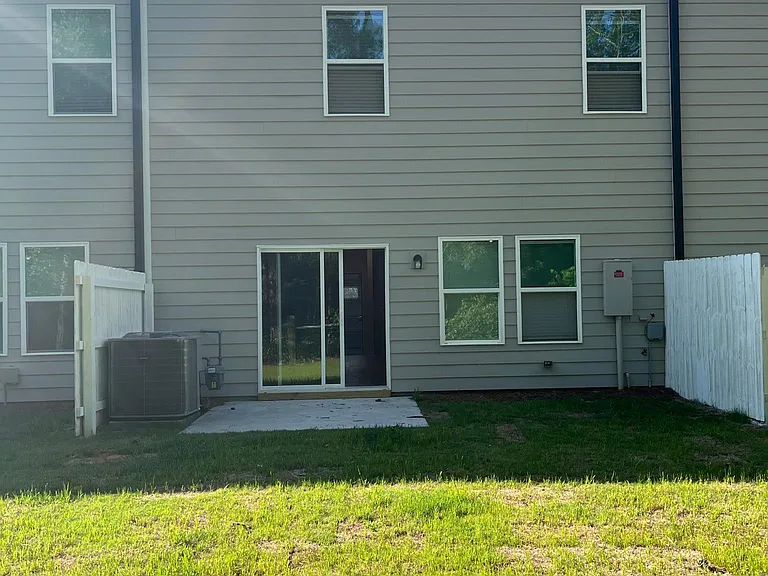 1455 Villageside Ct — Photo 3