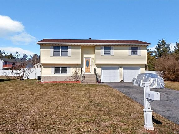 3rd image of 47 Guernsey Dr