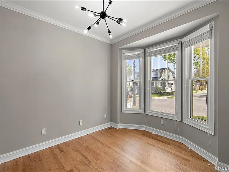 1109 Bennaville Ave — Photo 17