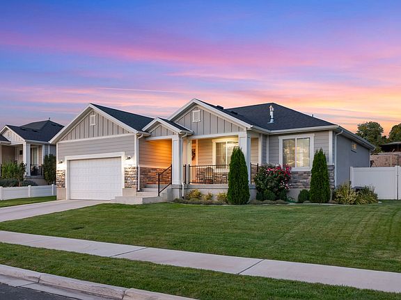 3rd image of 1782 N Warbler Rd