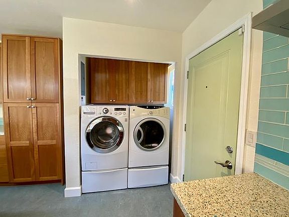 5th image of 3021 Dohr St