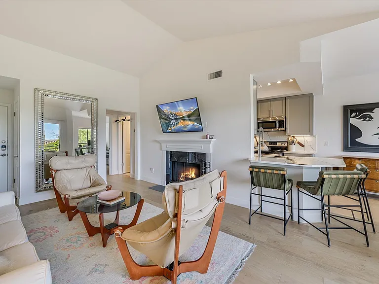 6000 Shepherd Mountain Cv #1304 — Photo 3