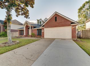 2311 Piney Woods Dr, Pearland, TX 77581