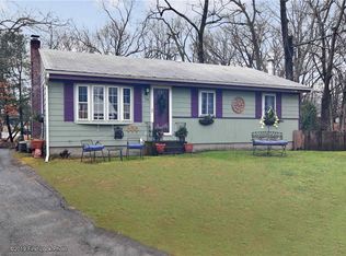 78 Burgess Dr, Warwick, RI 02886