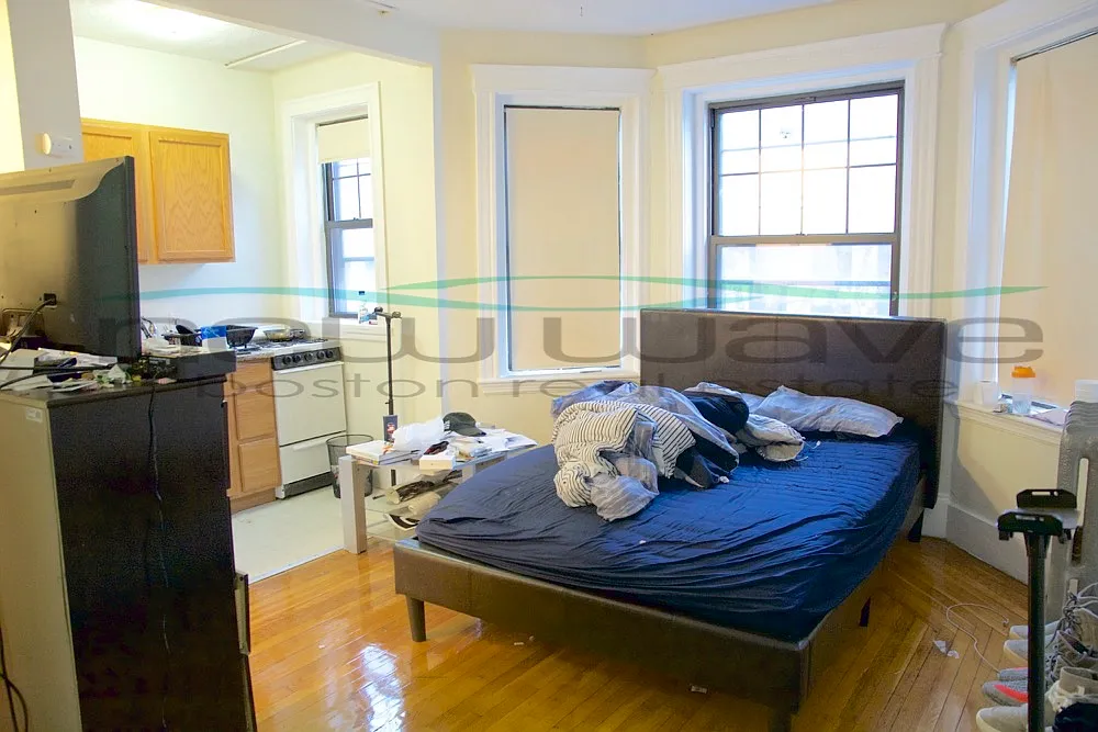 Studio, 450 sqft, $2,400 — Photo 1