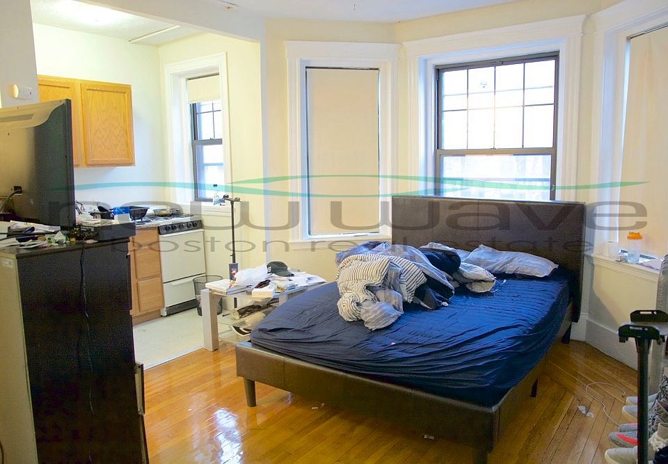 1st image of 56 Queensberry St APT 11