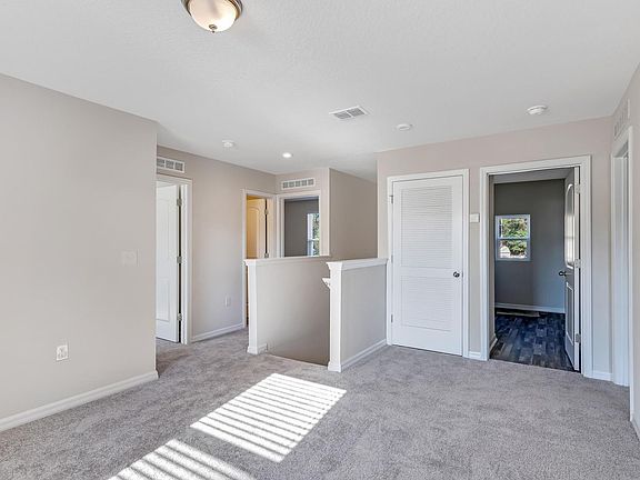5th image of 67 Wood Cedar Dr
