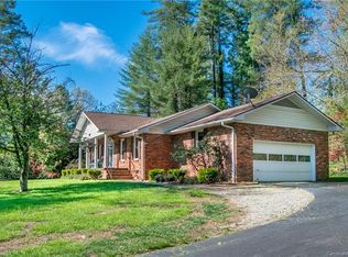790 Crooked Creek Rd, Hendersonville, NC 28739