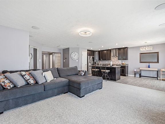 5th image of 161 Rivulet Dr