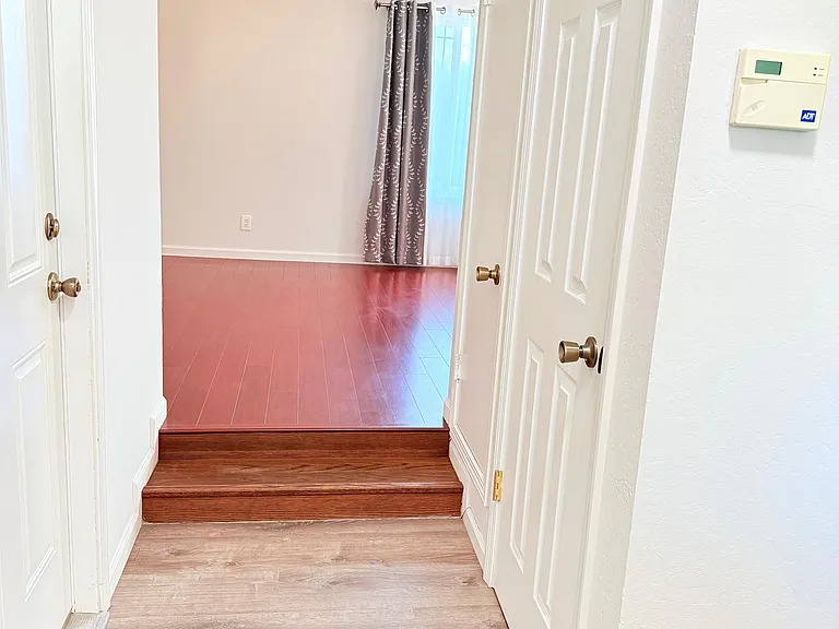 4613 Hampshire Way — Photo 3