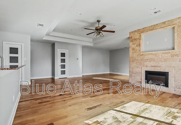 2690 Rockbrook Dr #4 — Photo 2